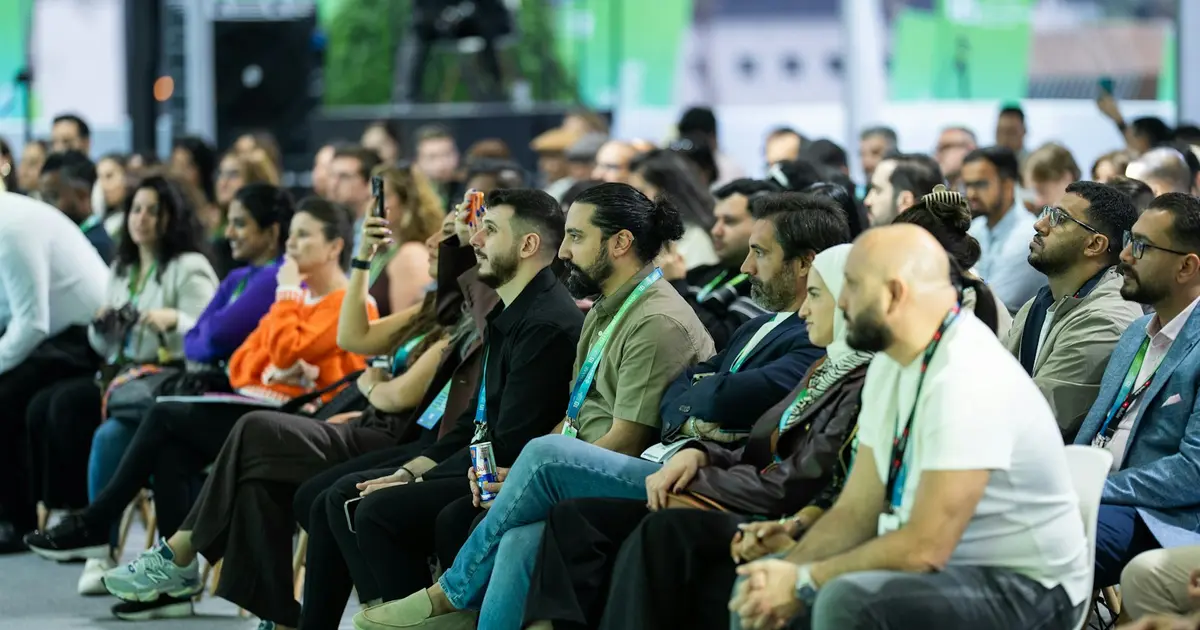 افزایش مشارکت مخاطبان: حاضران توجهکننده در یک همایش